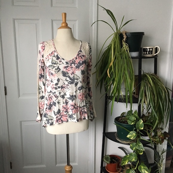 Cottagecore Floral Lace Long Sleeve Top - Picture 2 of 4